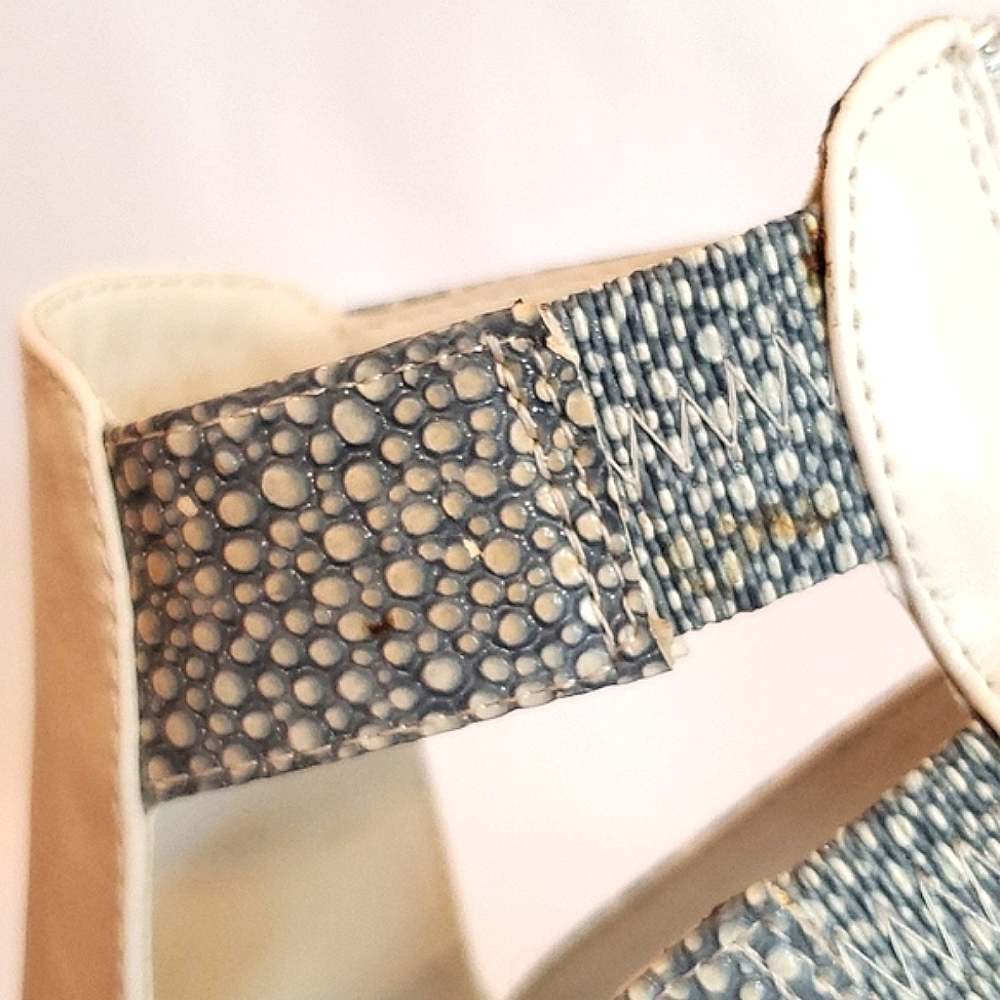 Shoedazzle | Camele Green/Black heels - Picture 13 of 16